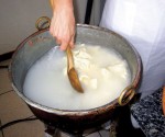 Preparazione del formaggio fatto in casa