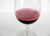 Fioretta sulla superficie del vino causata dai lieviti